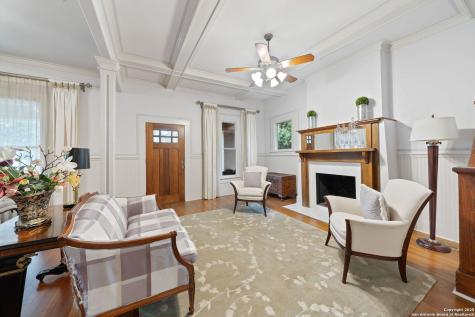 929 Cambridge Oval San Antonio TX 78209