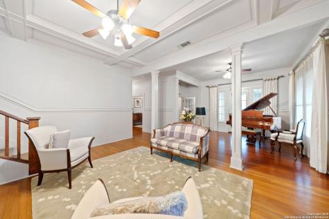 929 Cambridge Oval San Antonio TX 78209