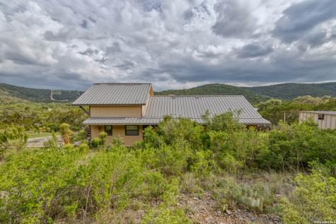 24499 N Us Highway 83 Concan TX 78838