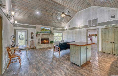 24499 N Us Highway 83 Concan TX 78838