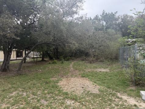Lot 5 Blue Cove Lakehills TX 78063