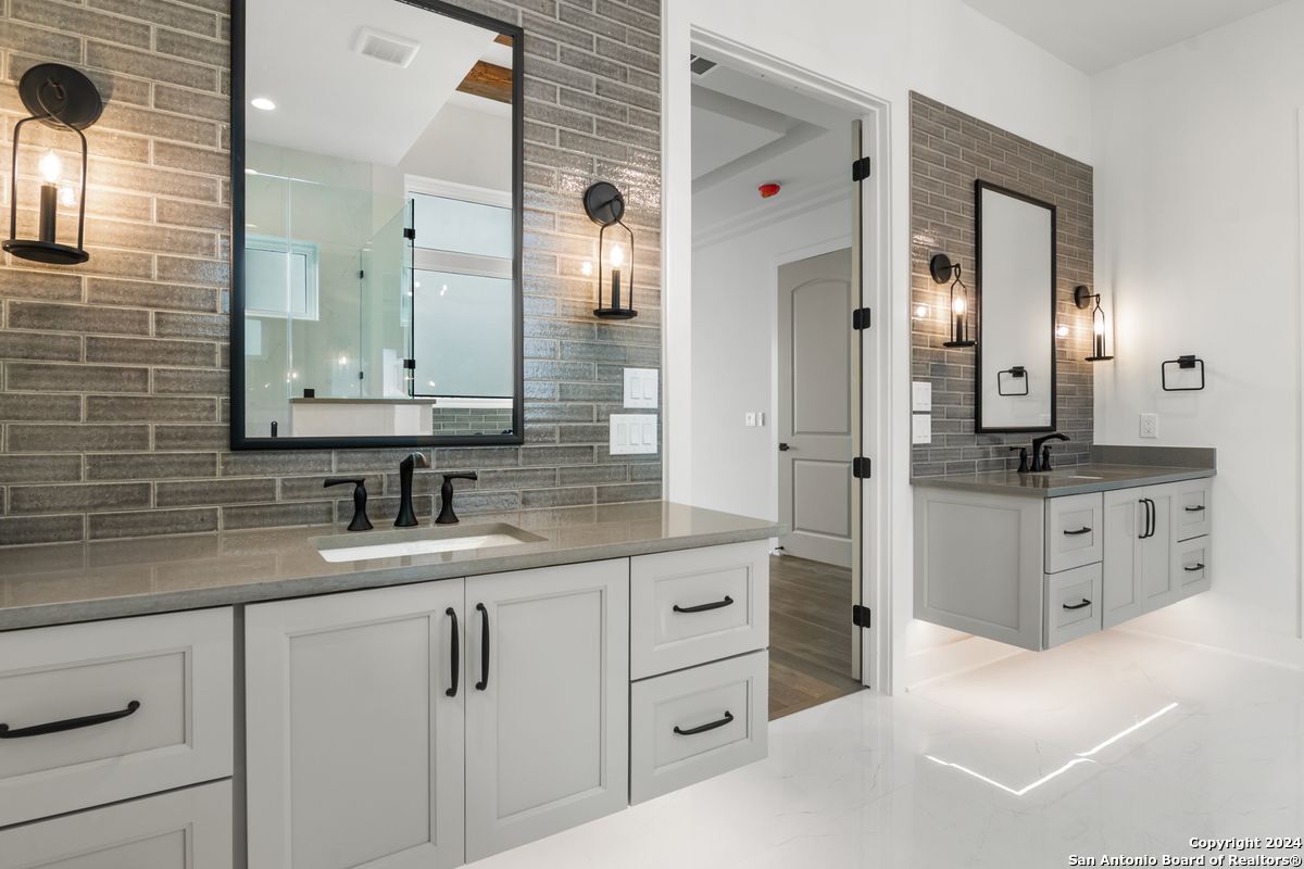 39 Dominion Heights San Antonio TX 78257