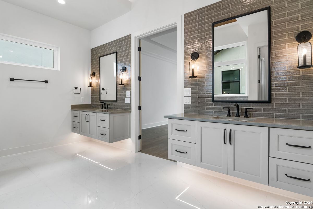 39 Dominion Heights San Antonio TX 78257