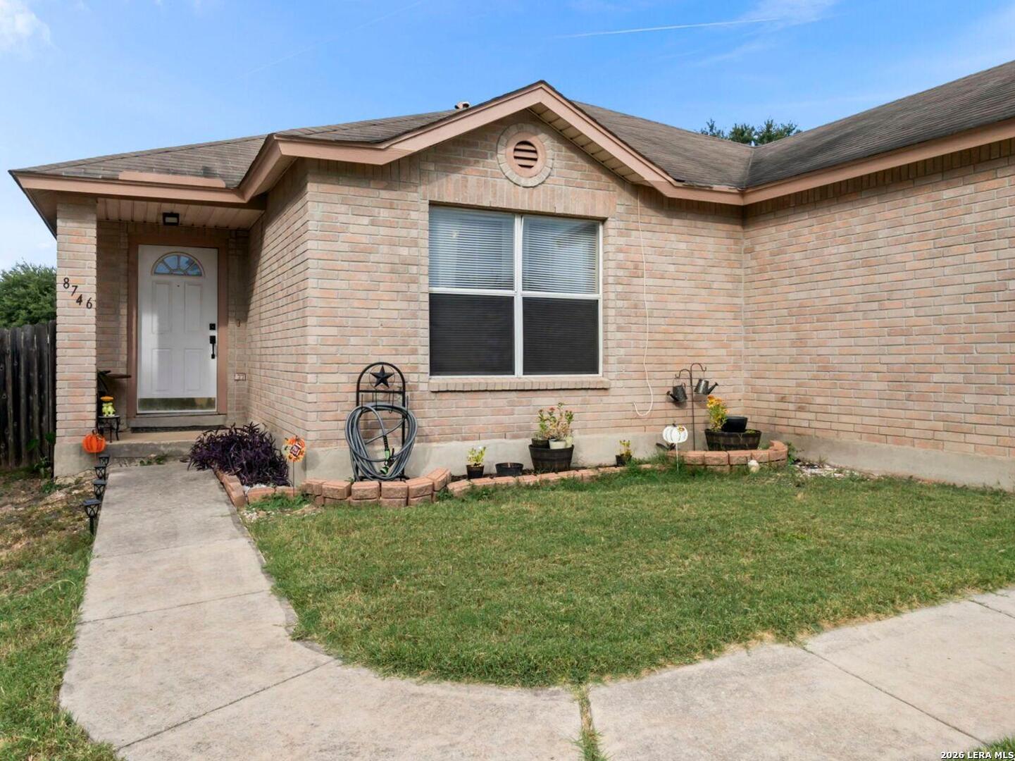 8746 Park Olympia Universal City TX 78148