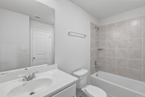 6715 Kingsley Edge San Antonio TX 78252