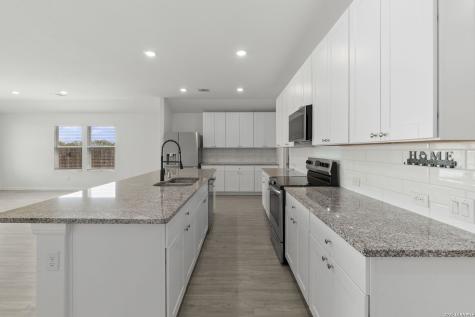 105 Olympic Cove Seguin TX 78155