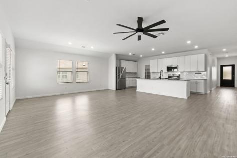 105 Olympic Cove Seguin TX 78155