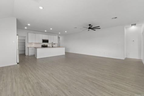 105 Olympic Cove Seguin TX 78155