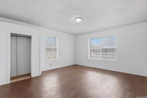 1503 Chihuahua San Antonio TX 78207