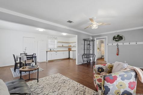 1503 Chihuahua San Antonio TX 78207