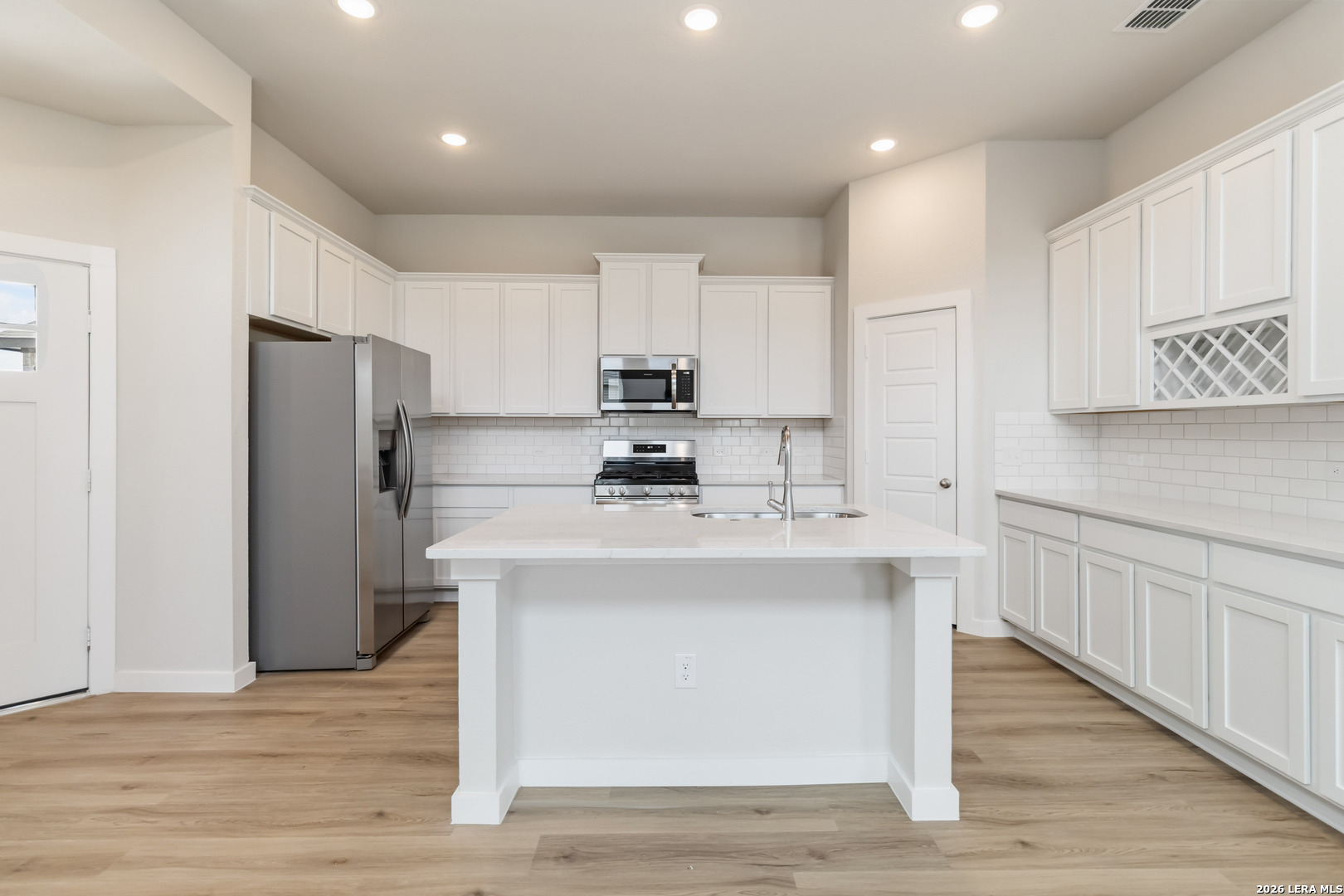 190 Ashley Loop San Antonio TX 78253