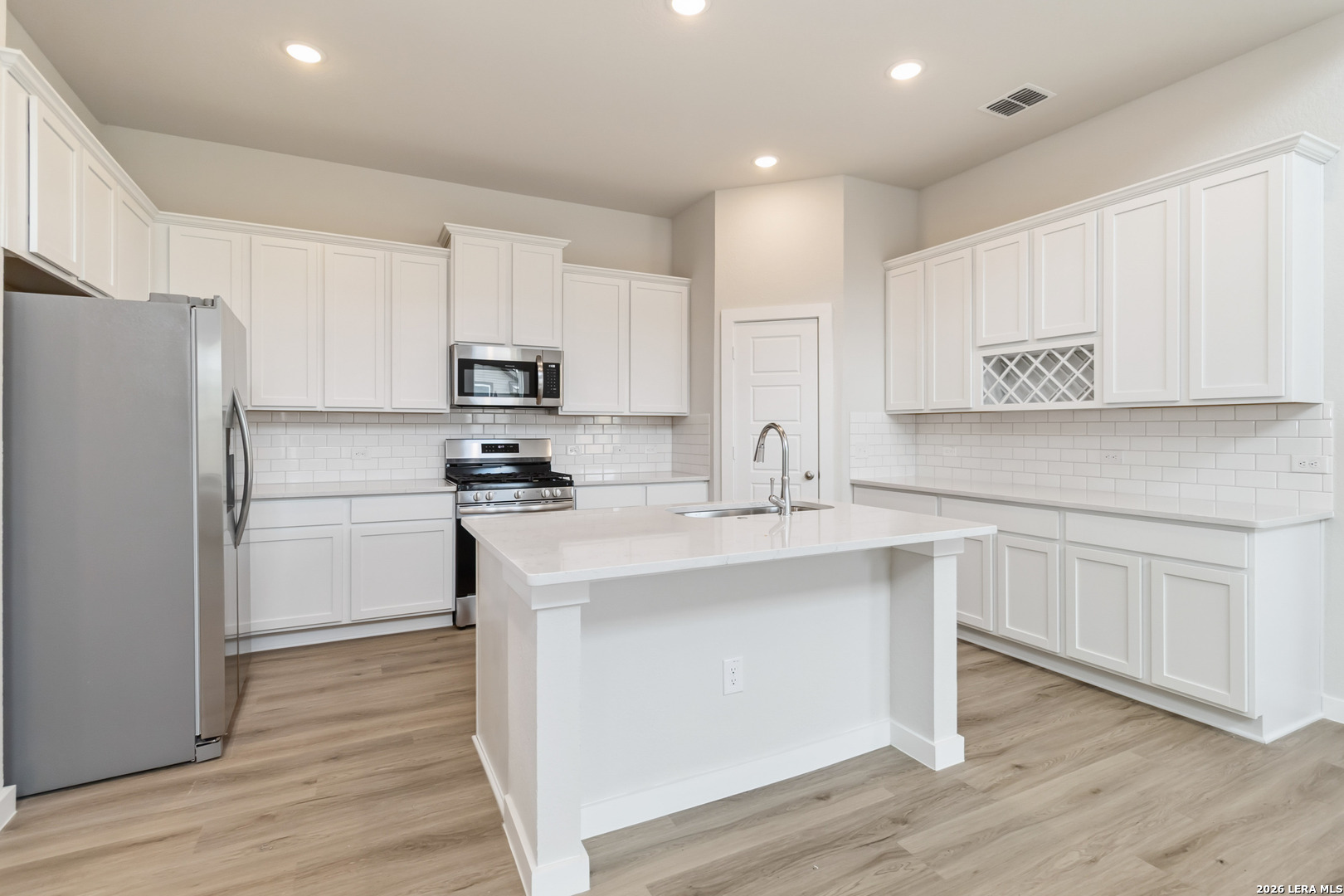 190 Ashley Loop San Antonio TX 78253