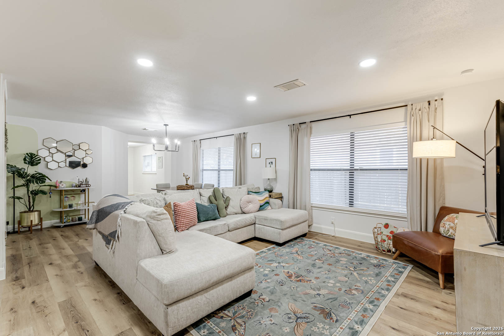 7035 Valmont San Antonio TX 78240