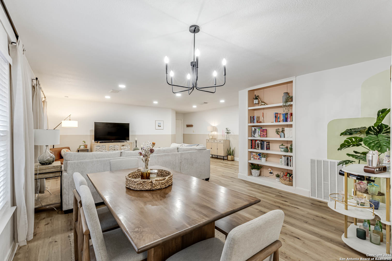 7035 Valmont San Antonio TX 78240