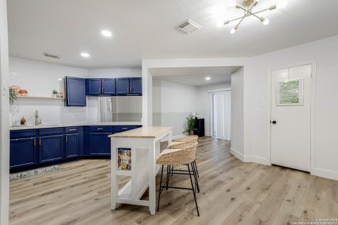 7035 Valmont San Antonio TX 78240