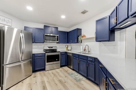 7035 Valmont San Antonio TX 78240