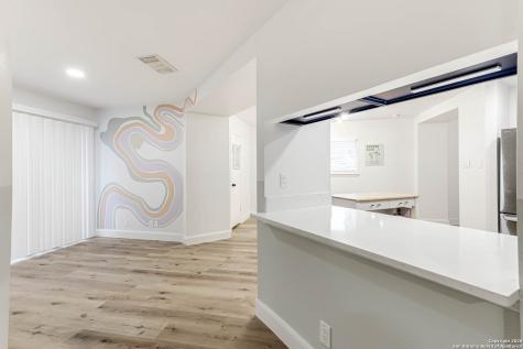 7035 Valmont San Antonio TX 78240