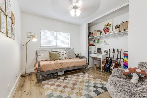 7035 Valmont San Antonio TX 78240