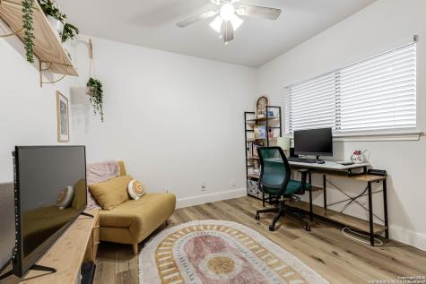7035 Valmont San Antonio TX 78240