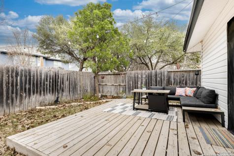 7035 Valmont San Antonio TX 78240