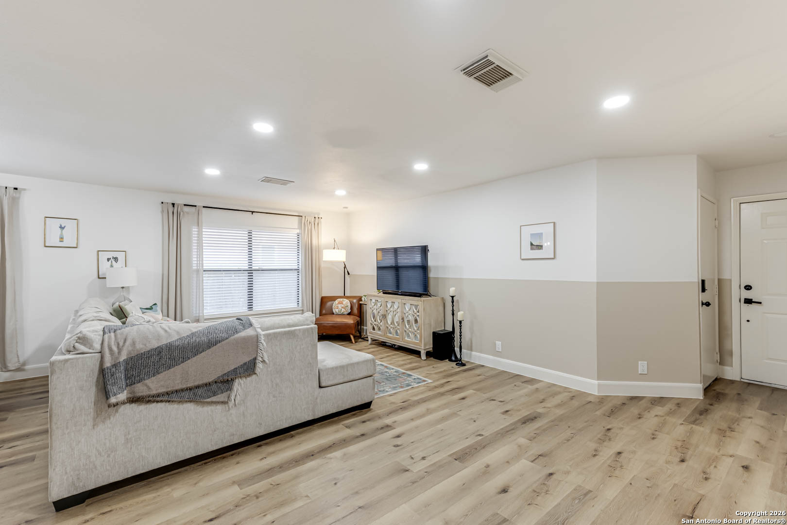 7035 Valmont San Antonio TX 78240