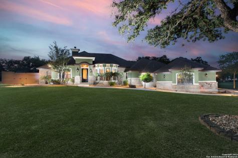 120 Abrego Knoll Drive Floresville TX 78114