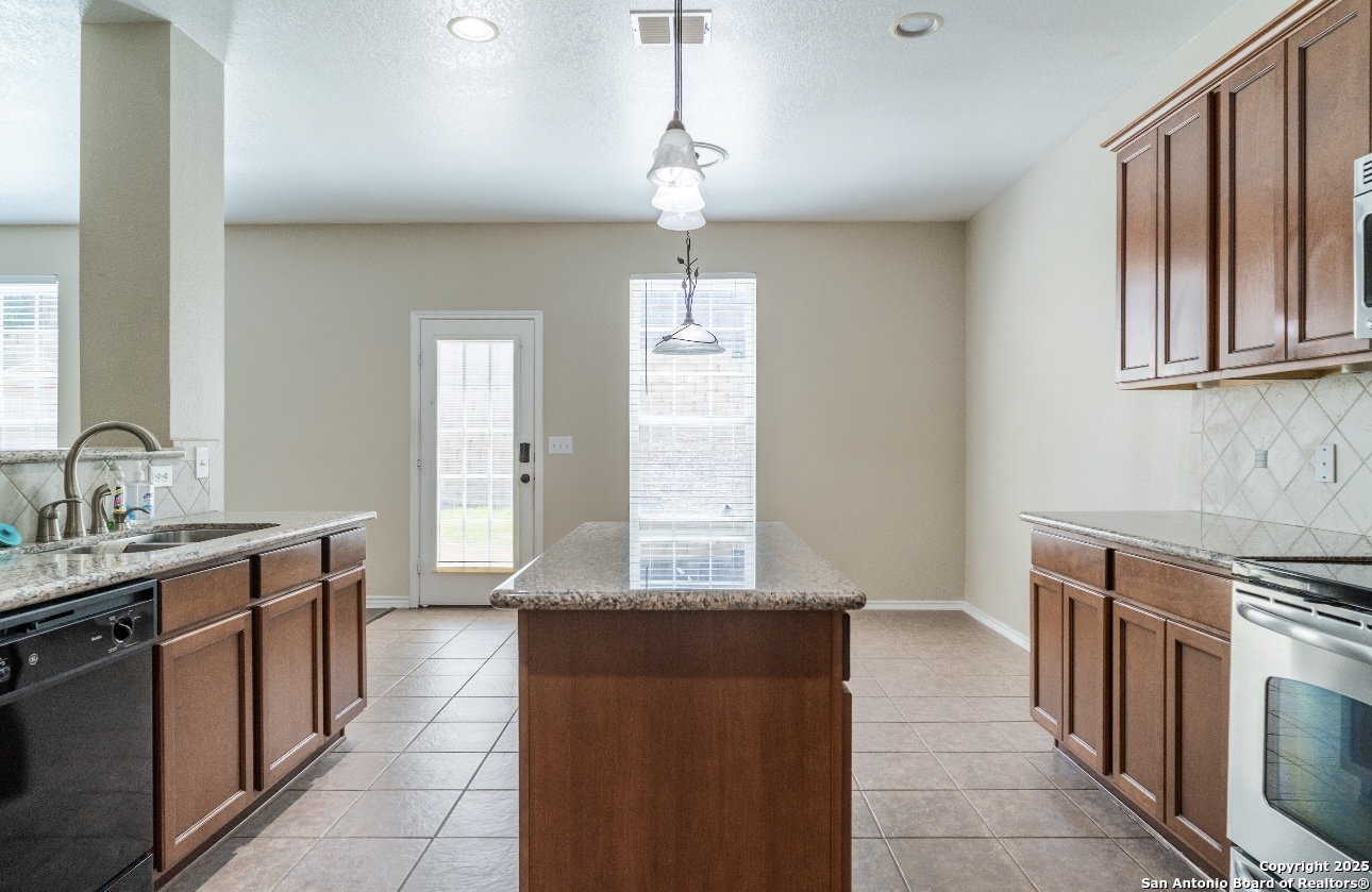 14004 Roslin Live Oak TX 78233