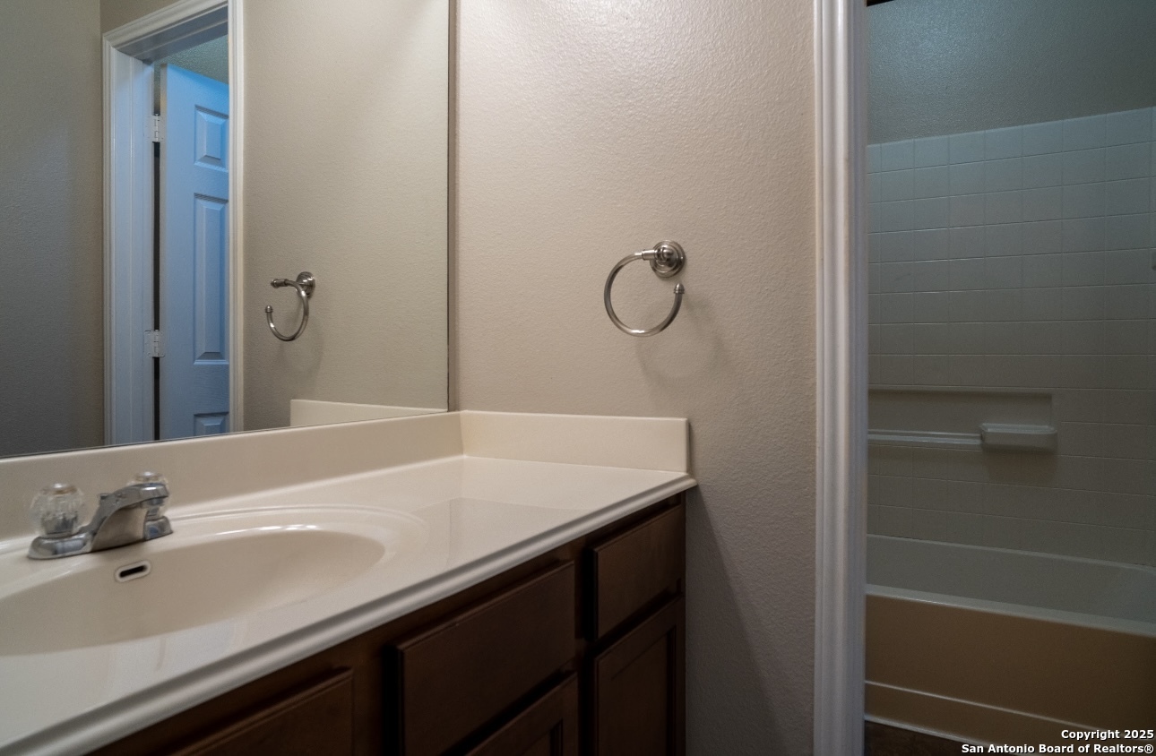 14004 Roslin Live Oak TX 78233