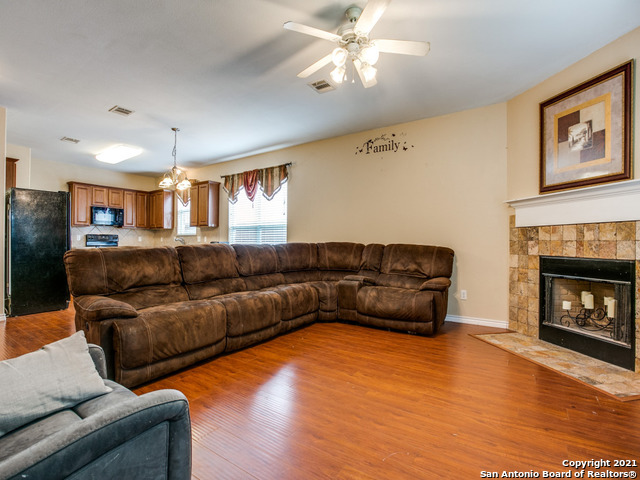 702 Point Valley San Antonio TX 78253