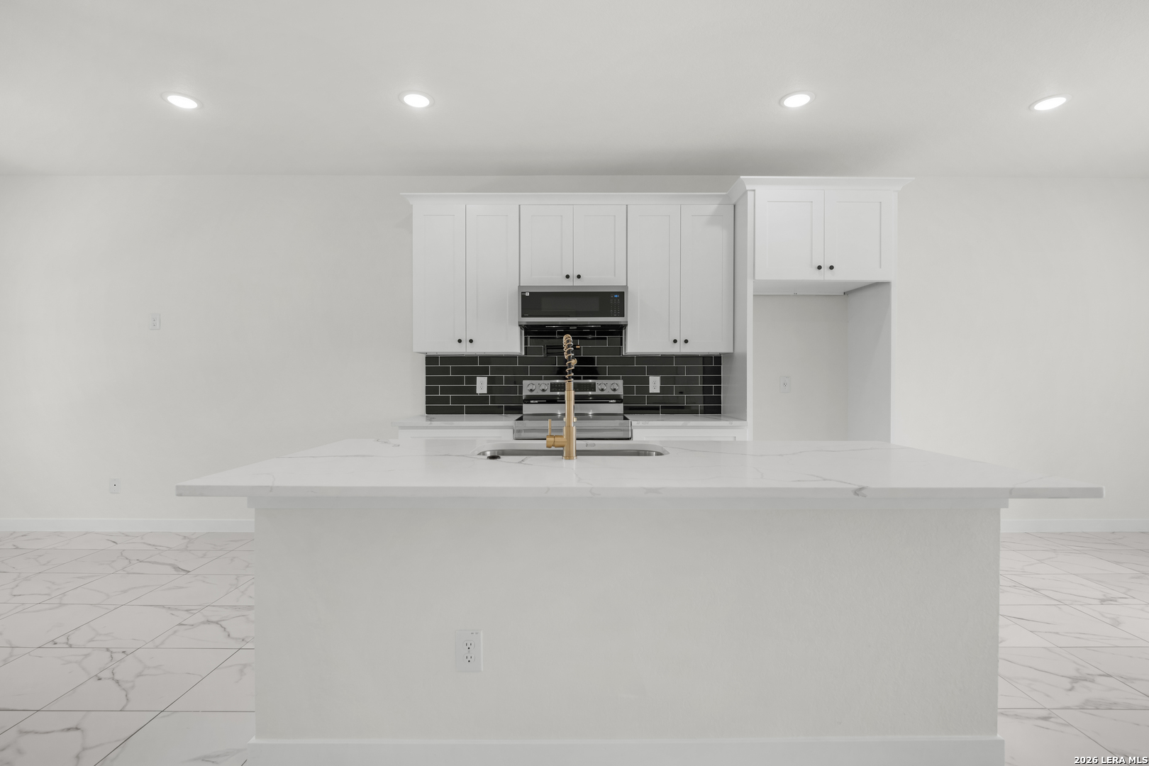 15242 Oak Street Lytle TX 78052