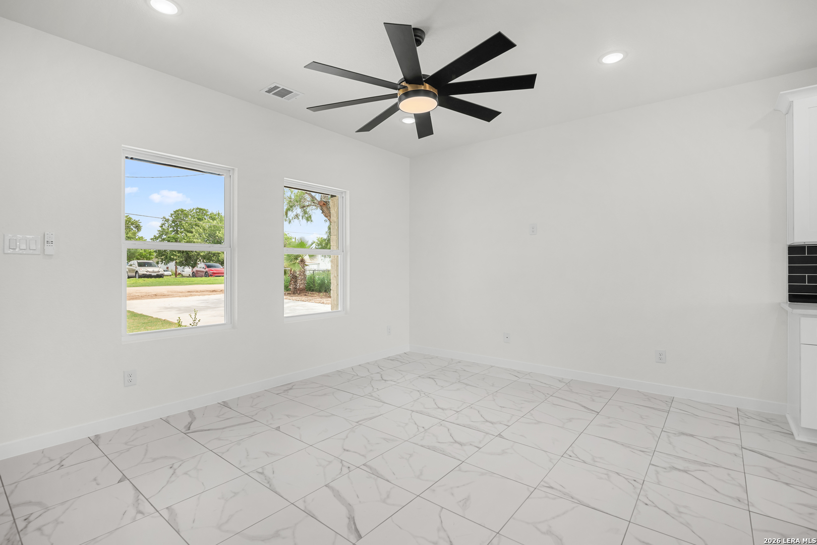 15242 Oak Street Lytle TX 78052