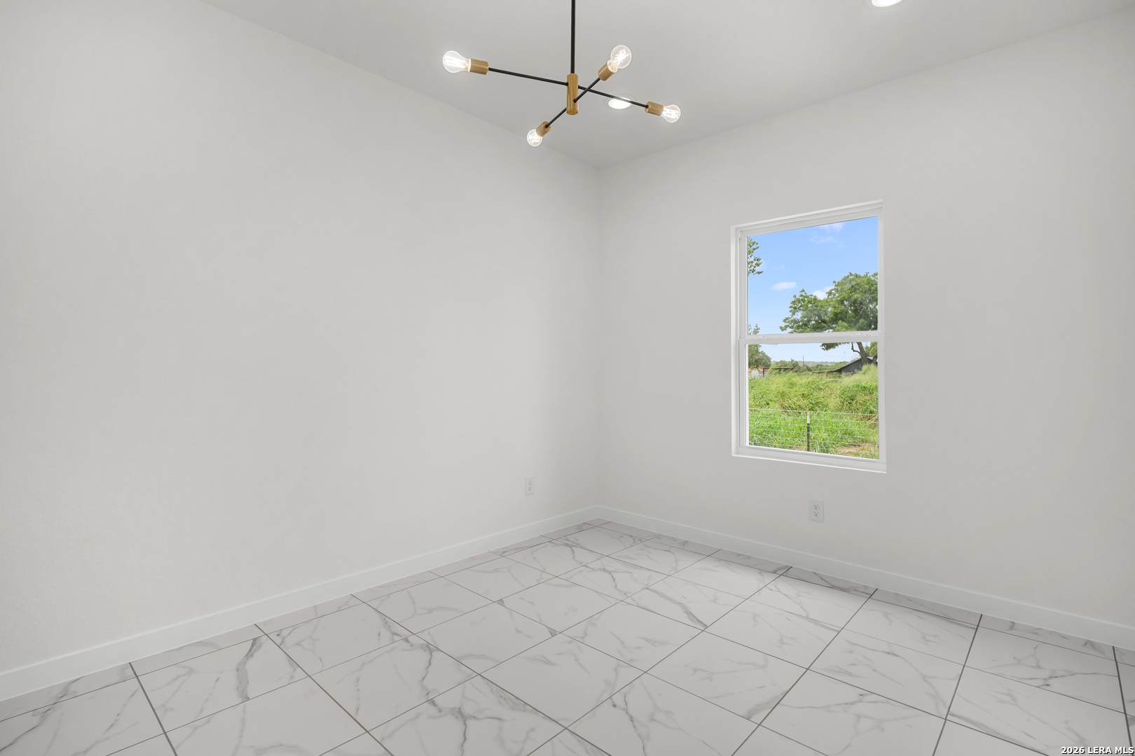 15242 Oak Street Lytle TX 78052