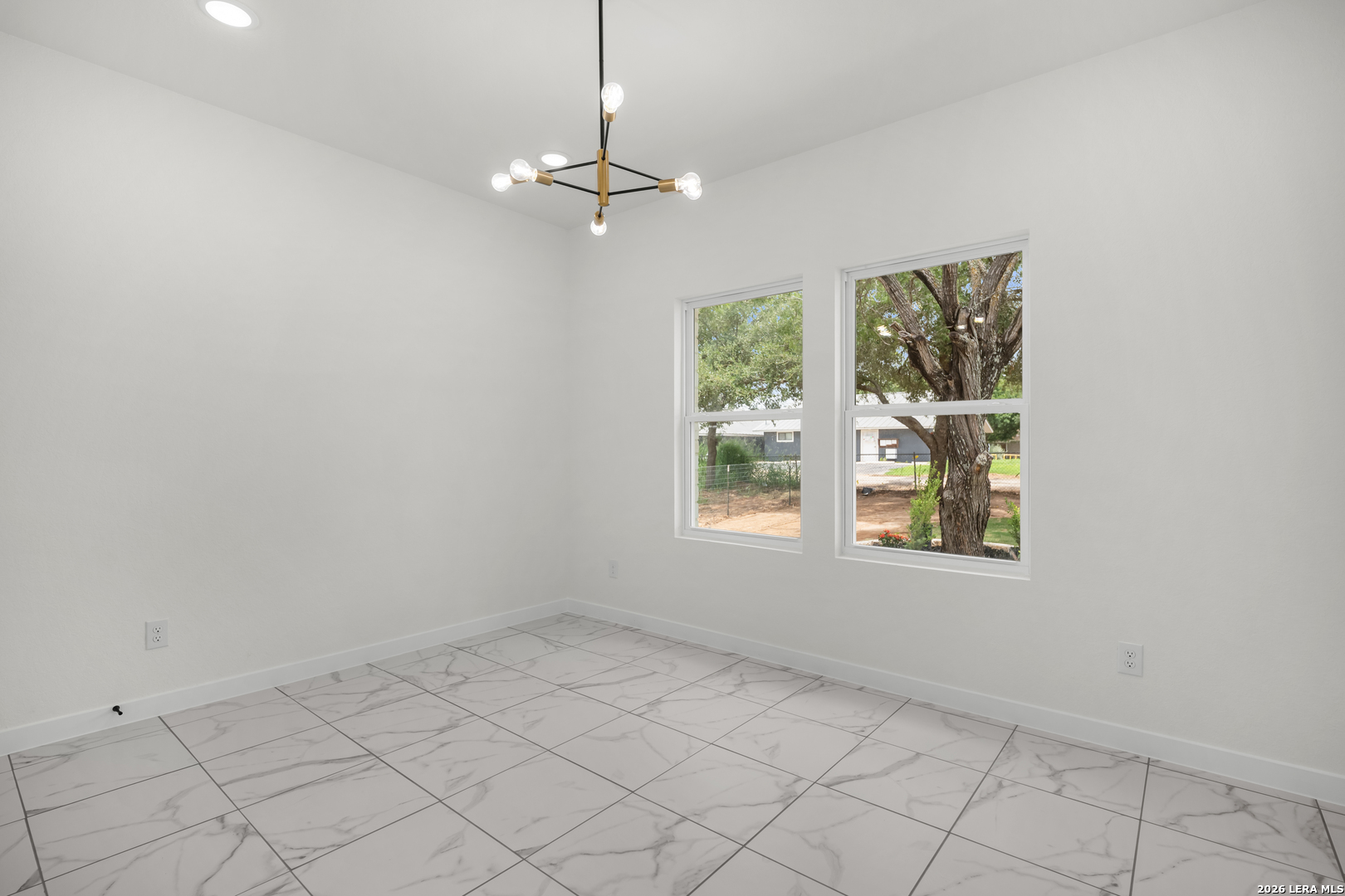 15242 Oak Street Lytle TX 78052