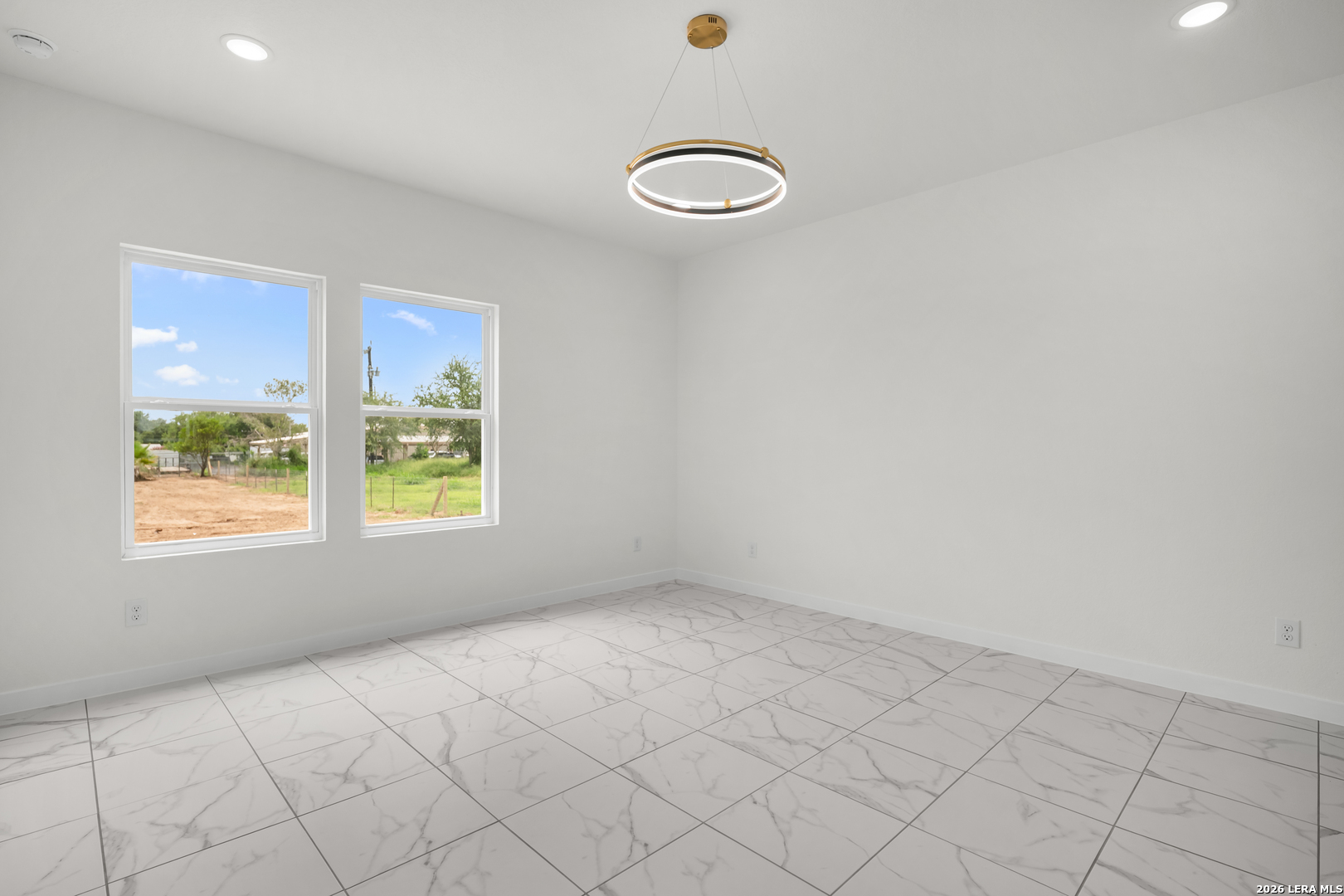 15242 Oak Street Lytle TX 78052