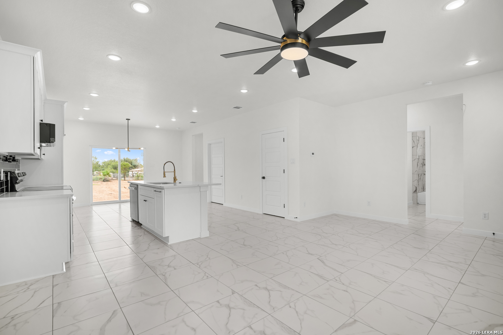 15242 Oak Street Lytle TX 78052
