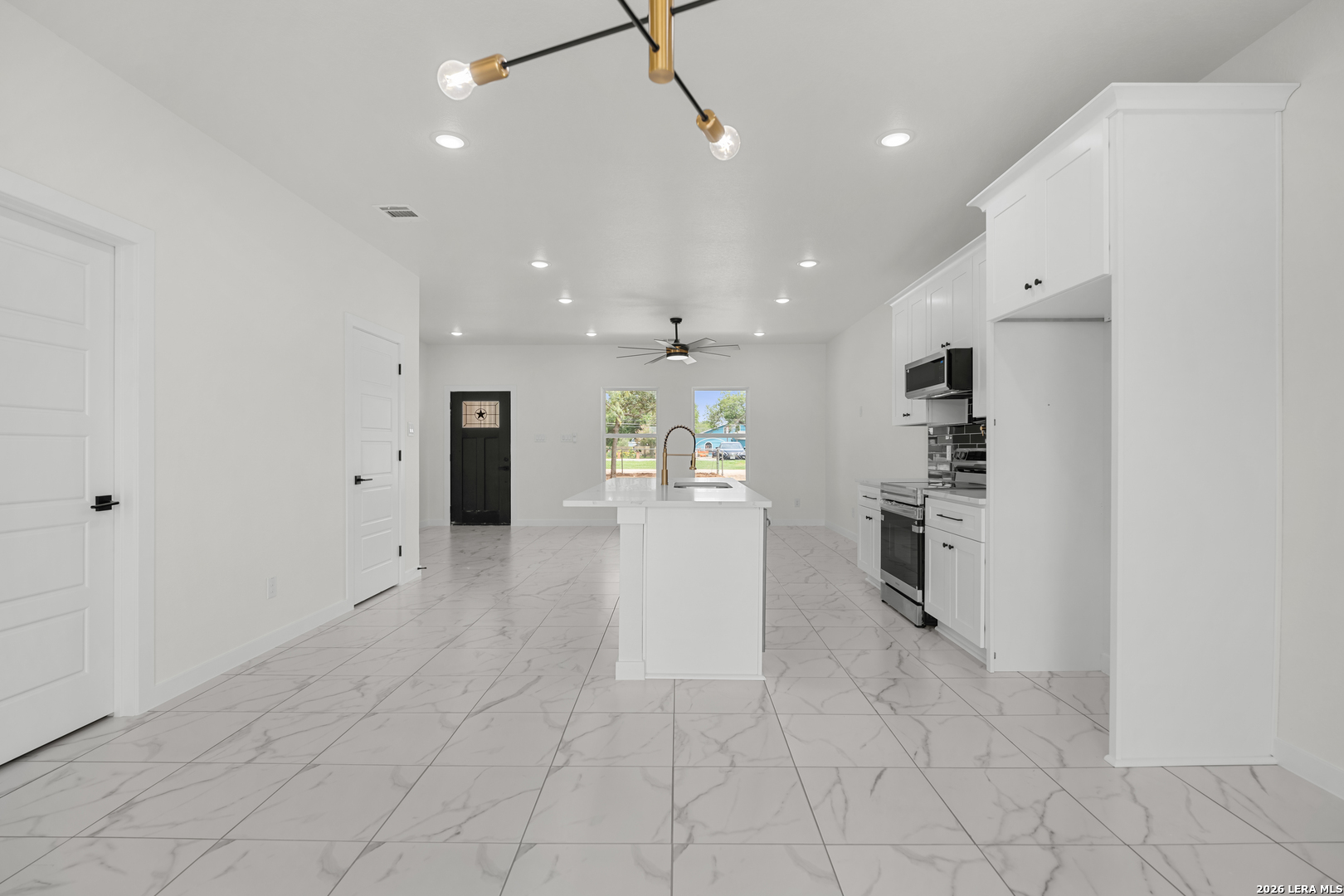 15242 Oak Street Lytle TX 78052