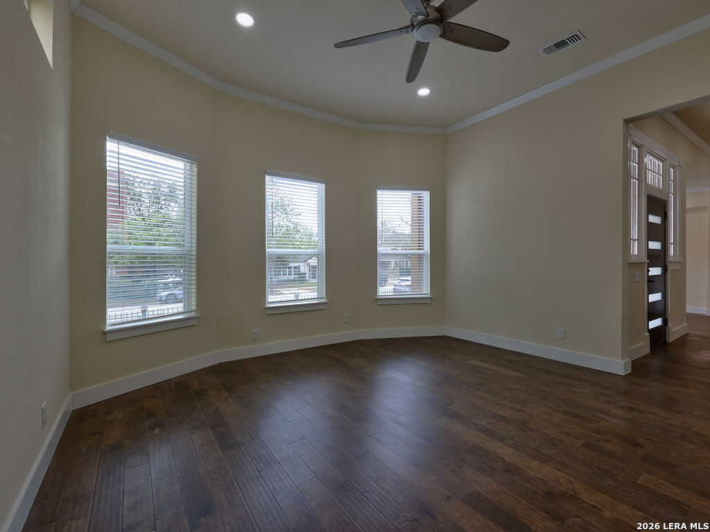 507 W Mistletoe Avenue San Antonio TX 78212