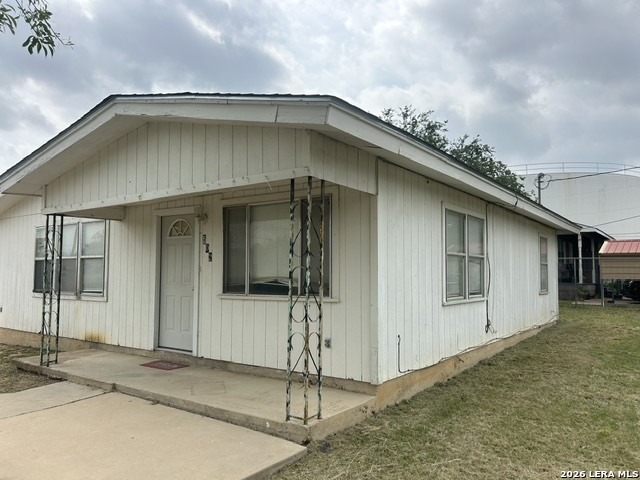 502 Alamo Street Crystal City TX 78839