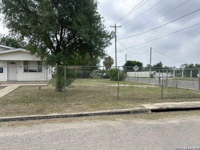 502 Alamo Street Crystal City TX 78839