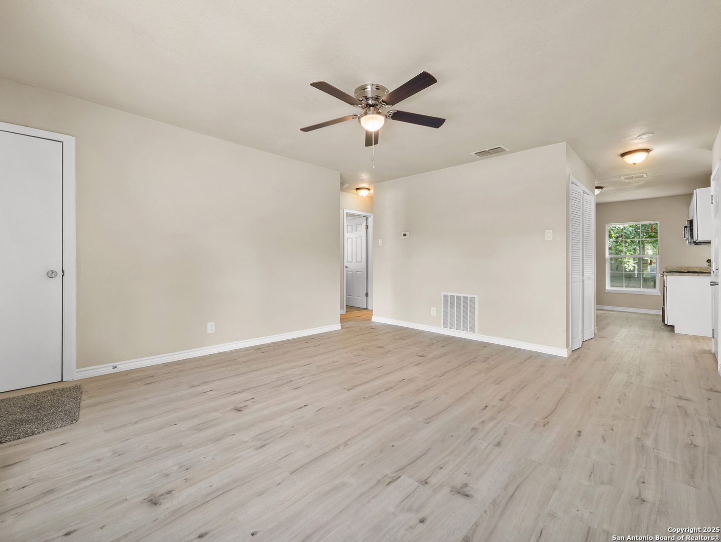 4819 Corian Oak Kirby TX 78219