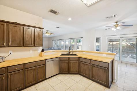 1214 Tetford San Antonio TX 78253