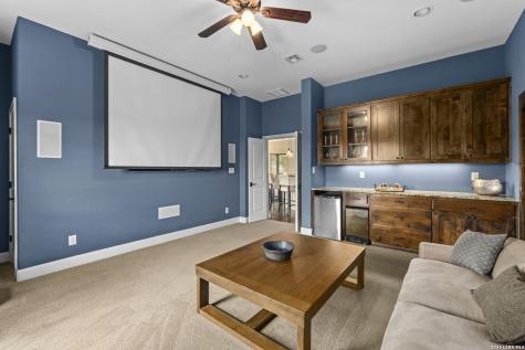 786 Shepherds Crook Helotes TX 78023