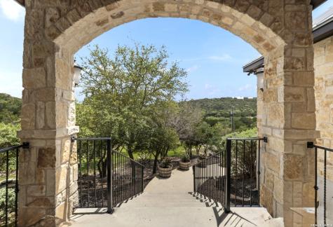 786 Shepherds Crook Helotes TX 78023