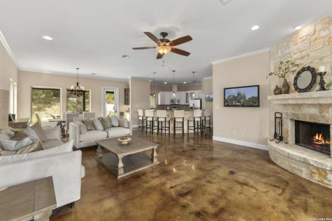 786 Shepherds Crook Helotes TX 78023