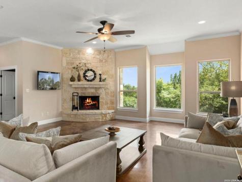 786 Shepherds Crook Helotes TX 78023