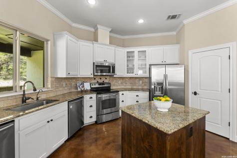 786 Shepherds Crook Helotes TX 78023