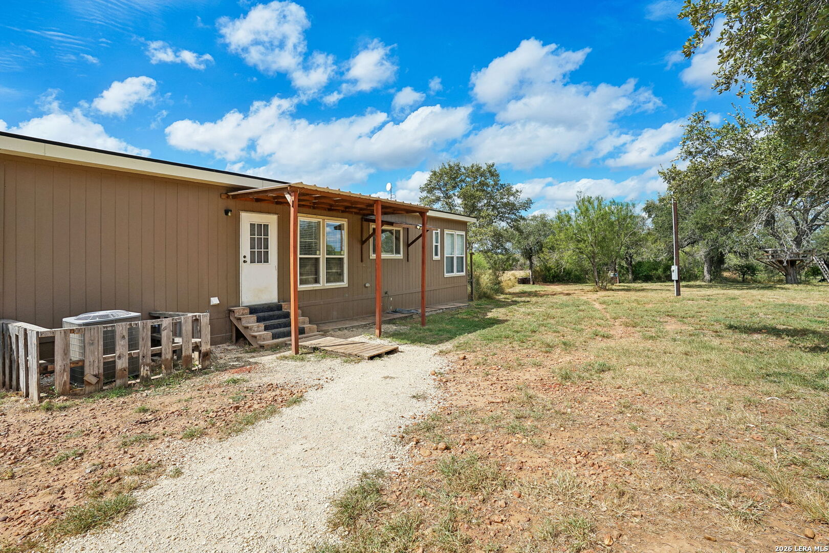 10015 Fm 2200 S Yancey TX 78886