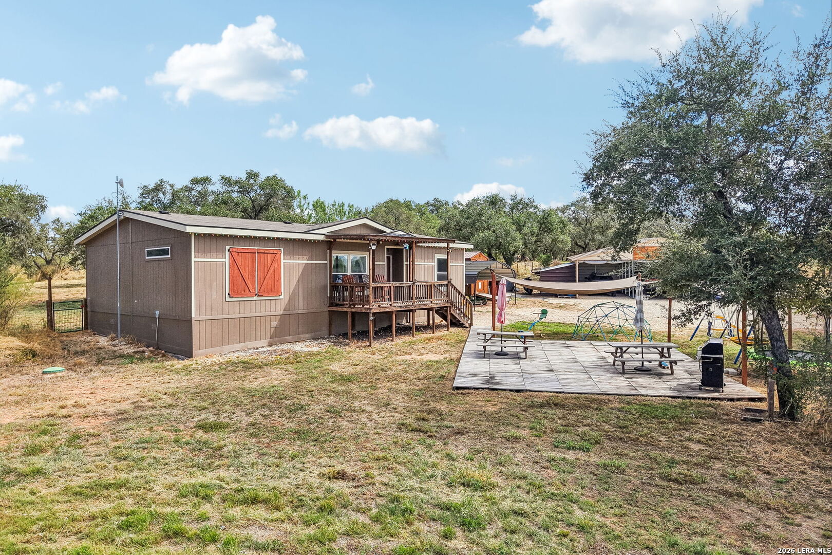 10015 Fm 2200 S Yancey TX 78886