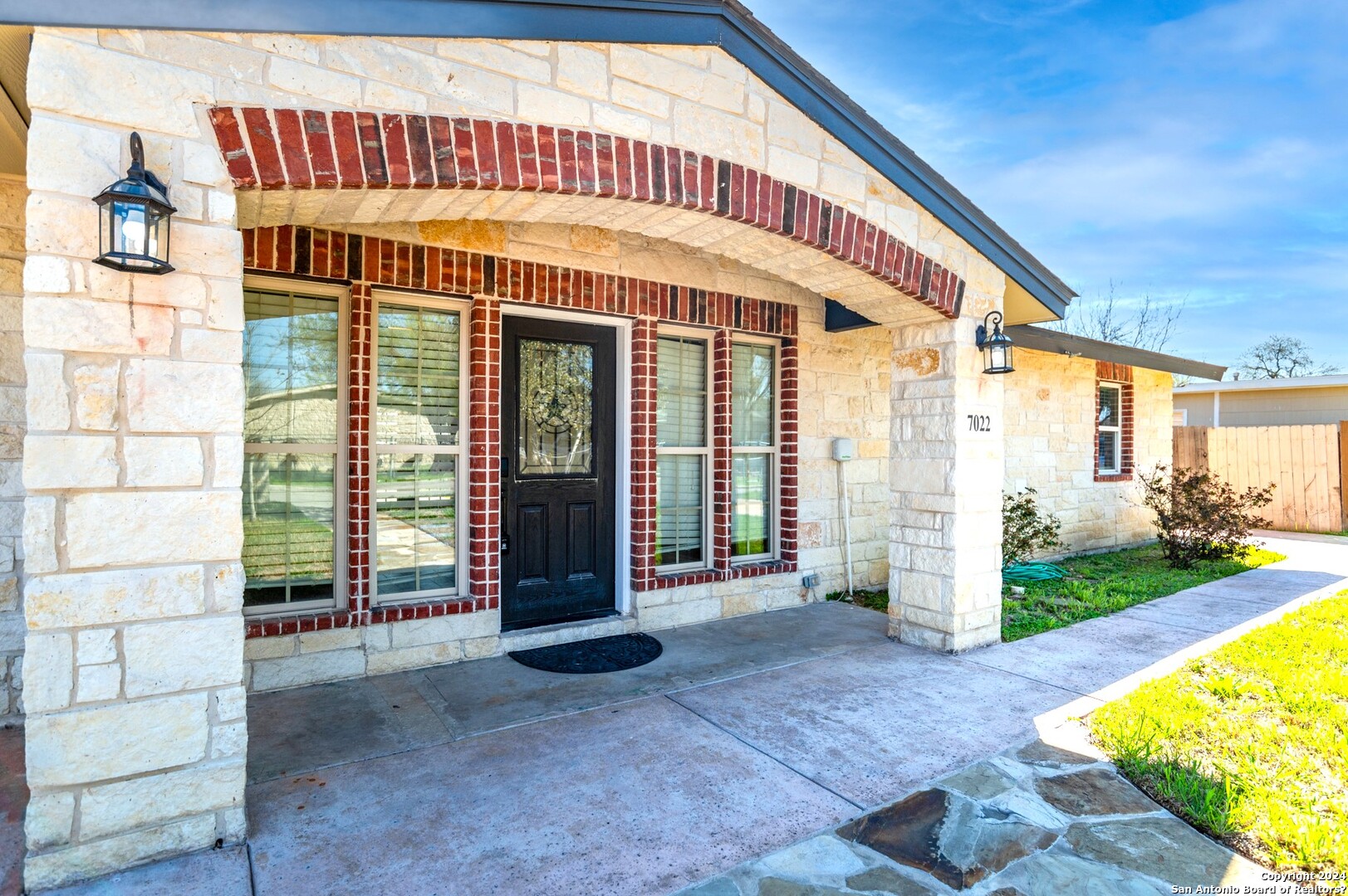 7022 Clear Valley Drive San Antonio TX 78242