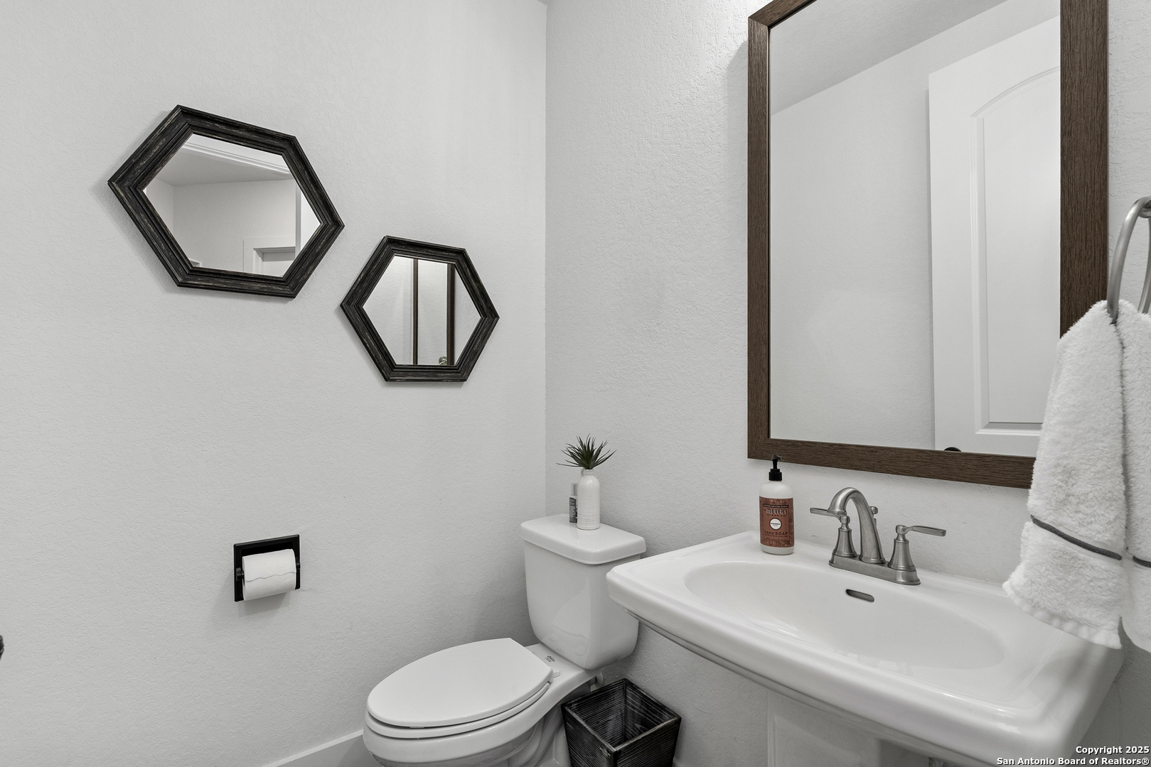 8511 Nichols Sky Boerne TX 78015
